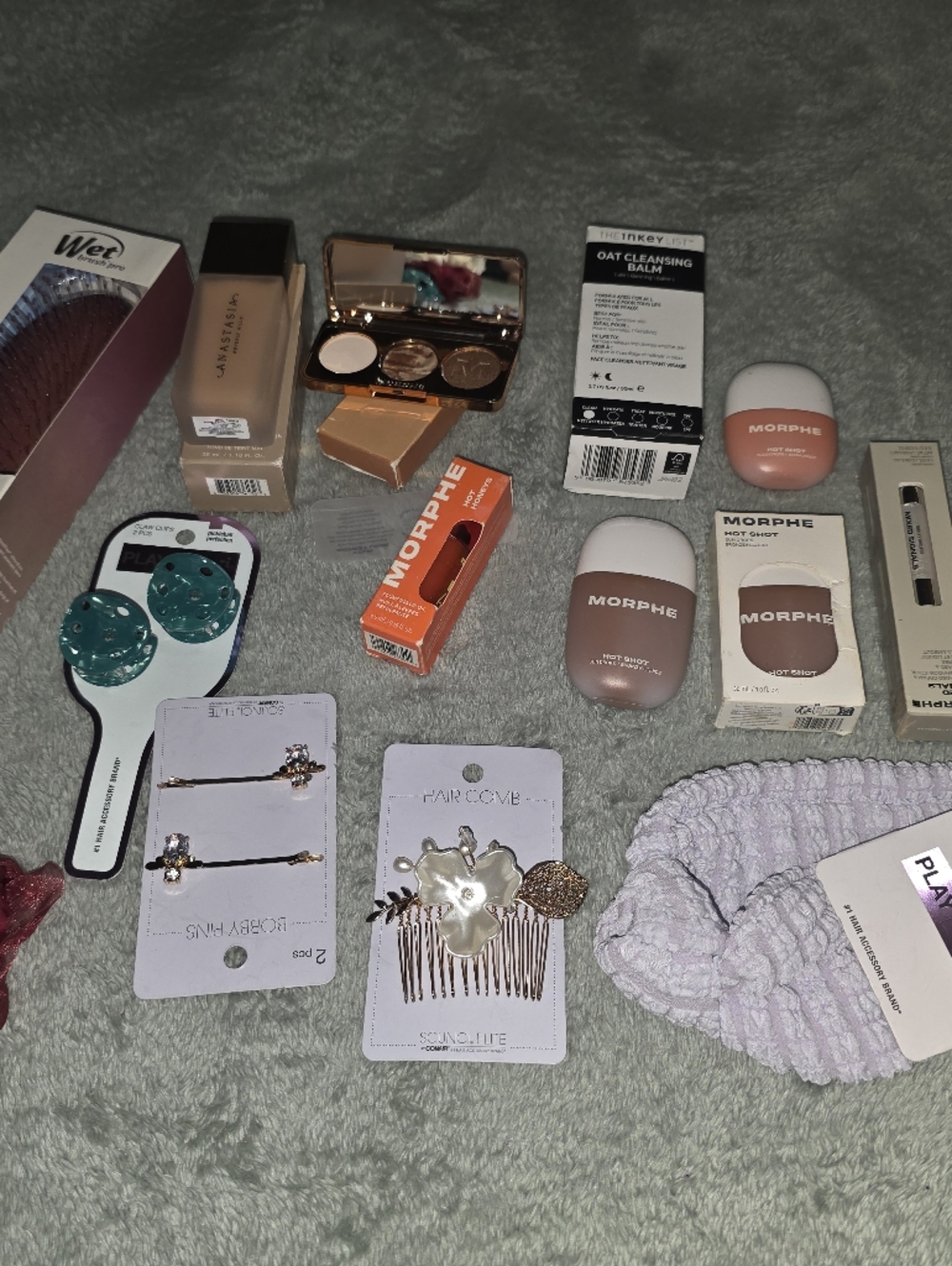 Assorted Beauty & Hair Accessories Bundle - Anastasia, Morphe, Makeup